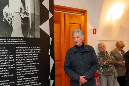 otvoritev razstave plamen upanja v Postojnski jami (13)